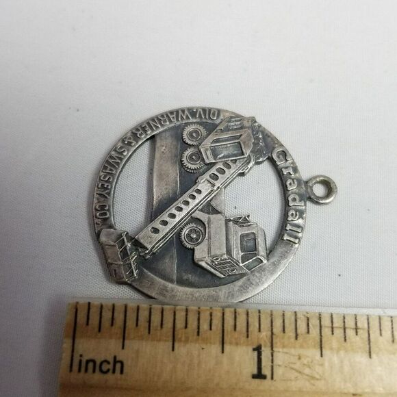Vintage Warner & Swasey Co Gradall Hydraulic Excavator Tractor Truck Watch Fob - Picture 3 of 5